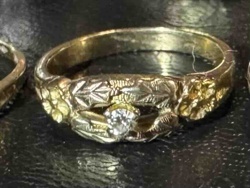 Vintage Gold Tone Floral Motif Ring with Center Stone