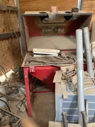 Red Sandblasting Cabinet