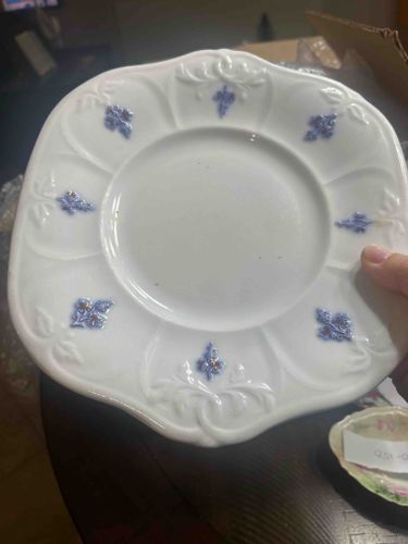 White Porcelain Scalloped-Edge Plate with Blue Floral Embellishments