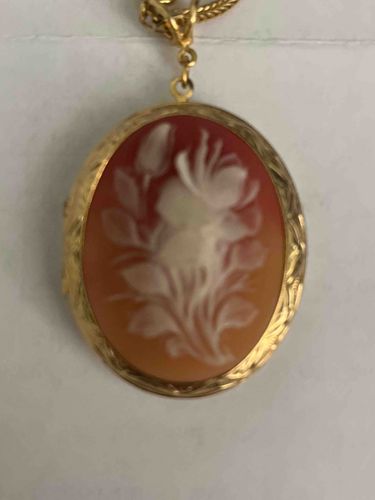 Vintage Carved Cameo Locket Pendant