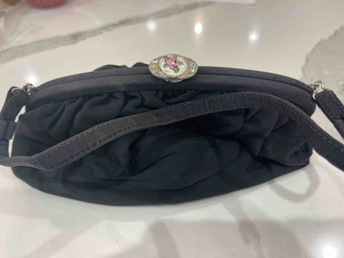 Vintage-Style Frame Bag with Rose Clasp