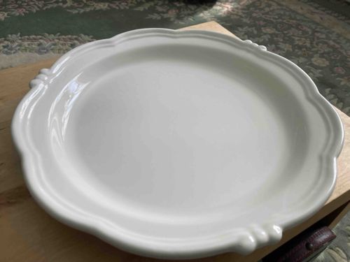 Williams Sonoma Manosque White Ceramic Dinner Plate