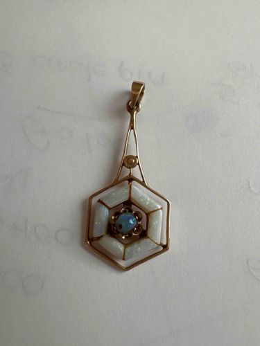 Edwardian Hexagonal Opal and Gold Pendant