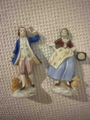 Vintage Made in Occupied Japan Porcelain Colonial Couple Figurines