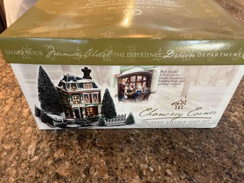 Department 56 Chancery Corner Dickens' Village Gift Set