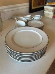 Imperial China 'Sincerity' Pattern Dinnerware Set