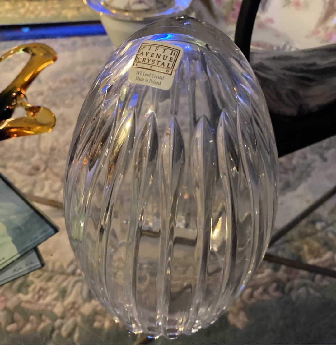 Submitted photo of Fifth Avenue Crystal paperweight, attributed to Fifth Avenue Crystal (not authenticated)